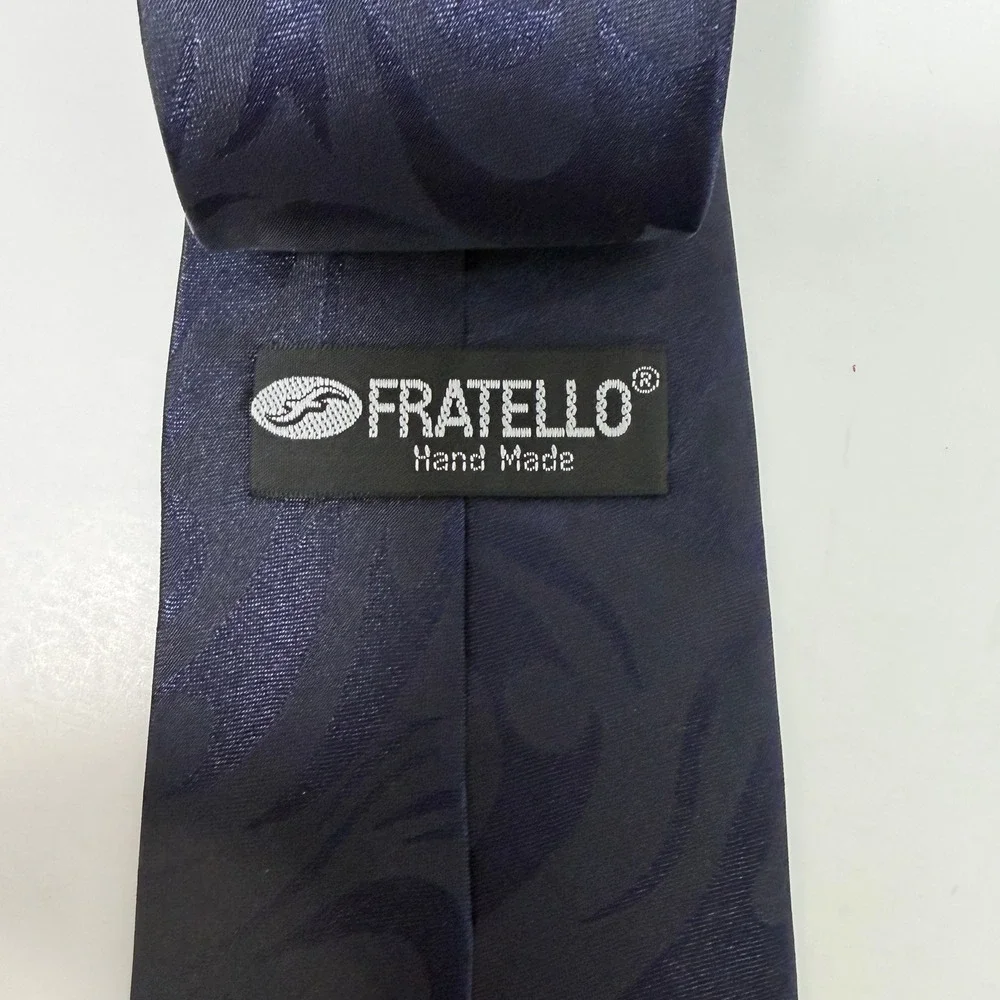 Fratello necktie features